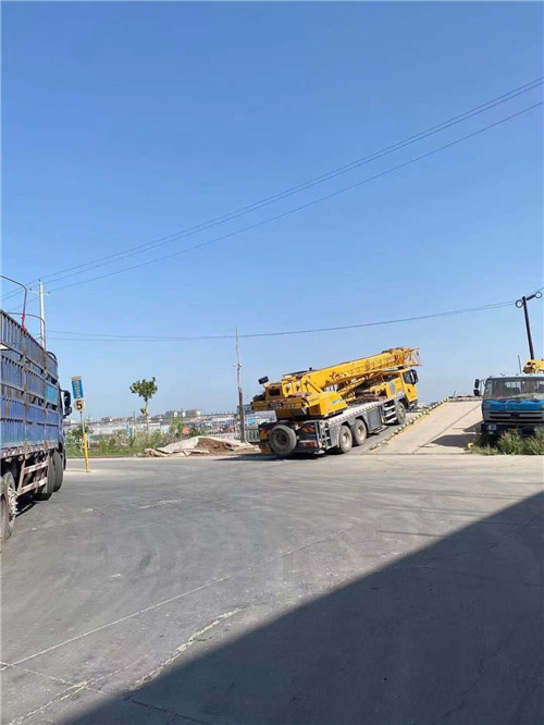 龙马潭区25吨吊车的租赁价格大概是多少？