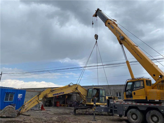 龙马潭区25吨吊车的工作半径是多少？